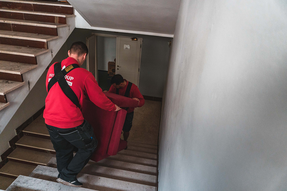 Stěhování firem a kanceláří Praha s PROFIGROUP