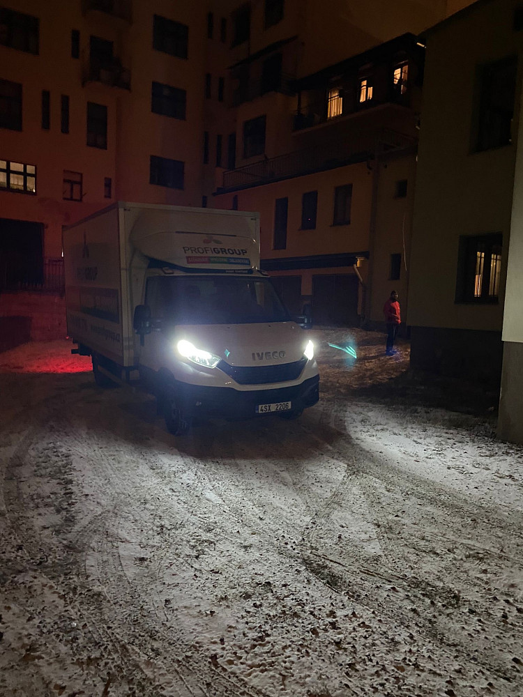 Stěhování firem a skladů v Praze